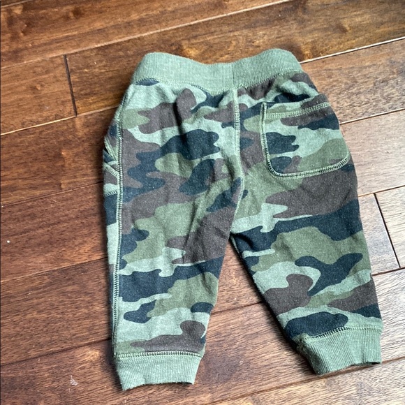 Tucker + Tate Camo Joggers - Picture 6 of 7